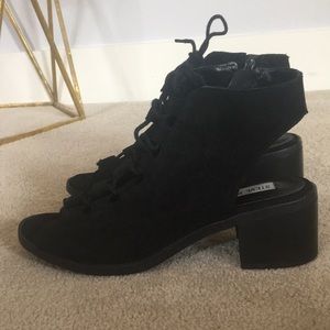 Aralyn Shoe, Steve Madden
